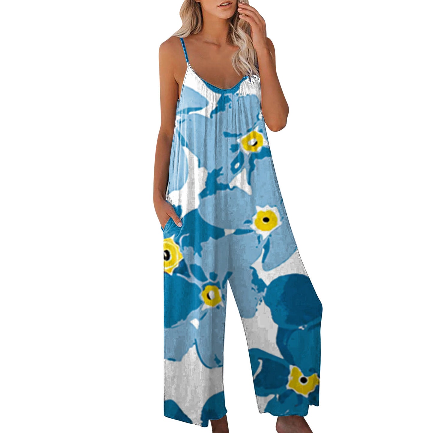 Women's summer jumpsuit with floral design and practical pockets. Chic and stylish.