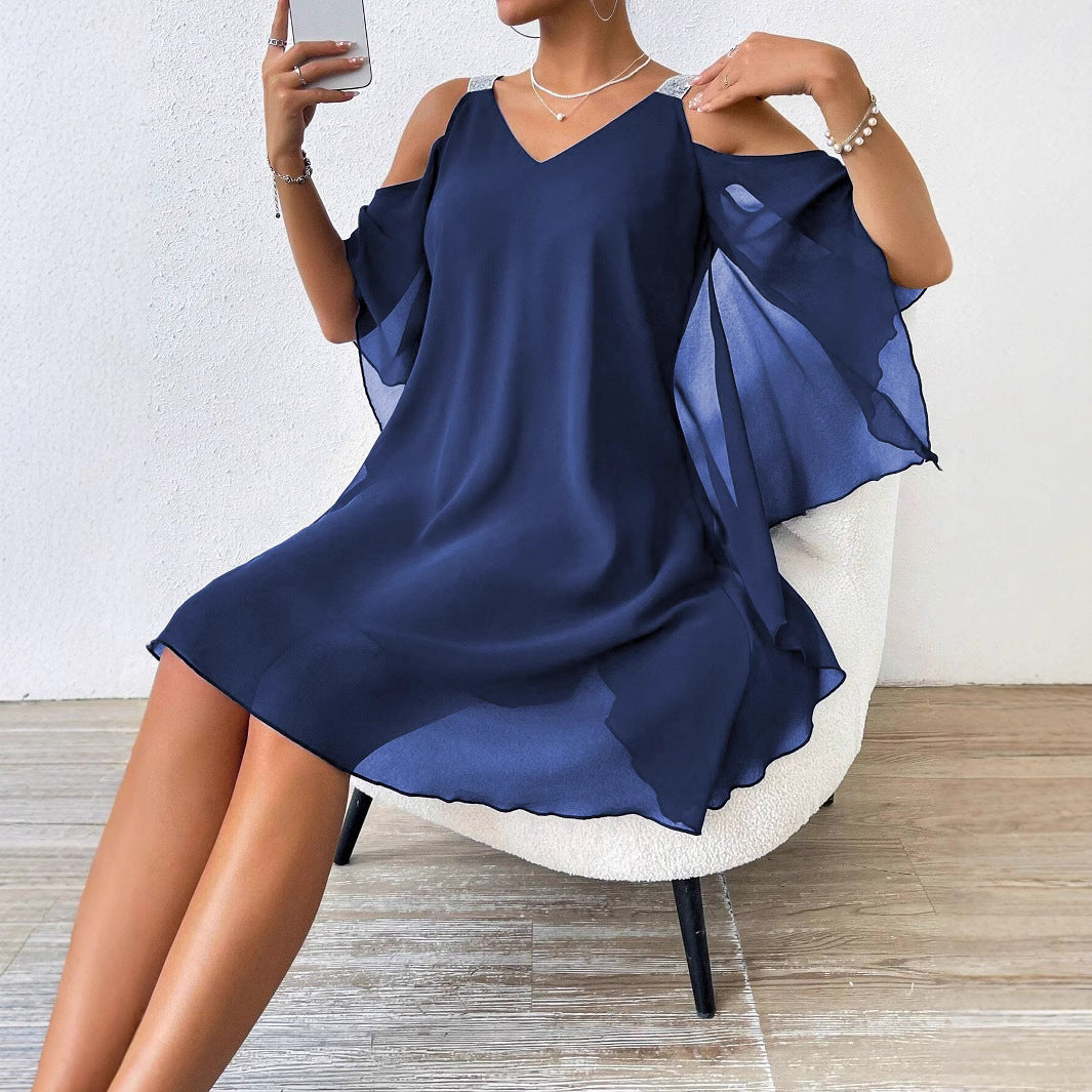 Robe décalée à col en V à épaules dénudées Chic und Stil