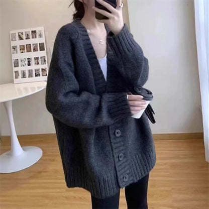 Dames gros tricot cardigan avec des manches volumineuses et décolleté à boutons Chic und Stil