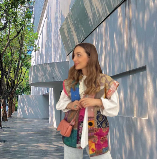 Blouse tendance pour femmes avec des manches volumineuses et un design patchwork exclusif Chic und Stil