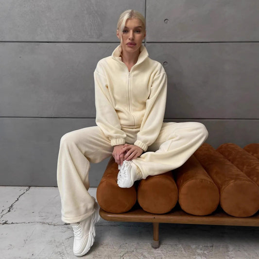 Sporty fleece jogging set for ladies with high collar and zip Chic and Style