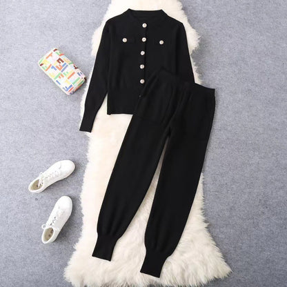 Dames ensemble en tricot élégant avec détails en boutons Chic und Stil