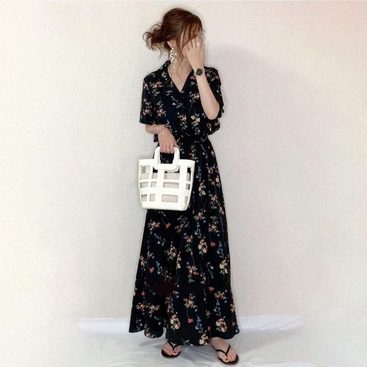 Robe maxi chemise florale Chic und Stil pour femmes
