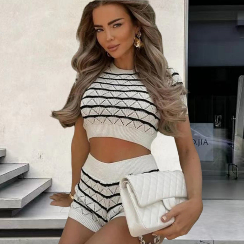 Women Stylish Short Sleeve Crop Top and Shorts Set with Refined Pattern Chic and Style