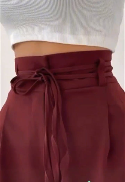 Pantalon chino ample pour femmes avec taille haute et cordon de serrage ajustable Chic und Stil