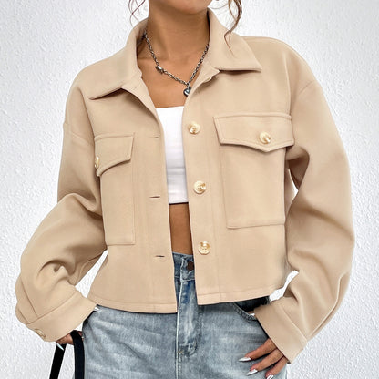 Veste cropped tendance pour femmes avec poches plaquées et boutons-pression Chic und Stil
