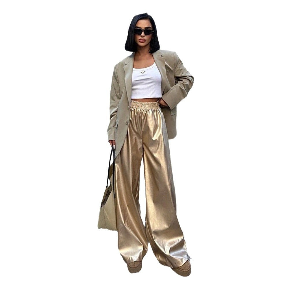 Elegant leather pants for women with a loose fit and elastic waistband Chic und Stil