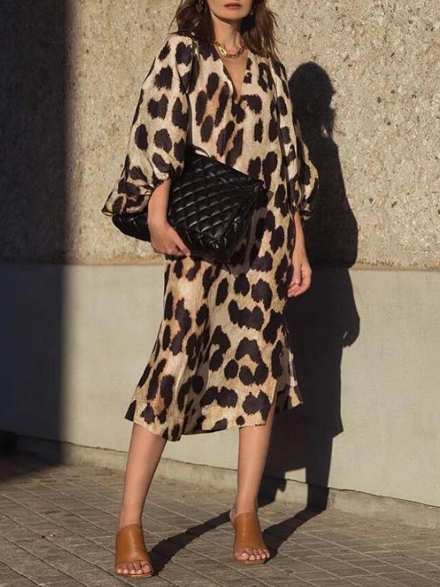 Robe mi-longue élégante pour femme en léopard avec décolleté en V et manches larges Chic und Stil