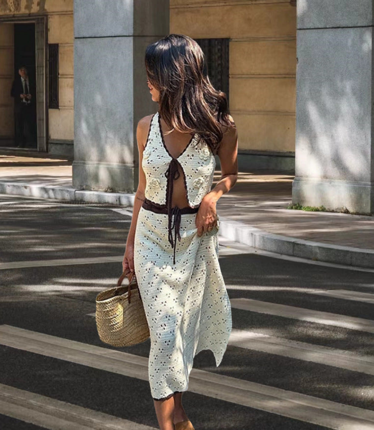 Robe en crochet pour dames avec des fentes aérées et des détails élégants Chic und Stil