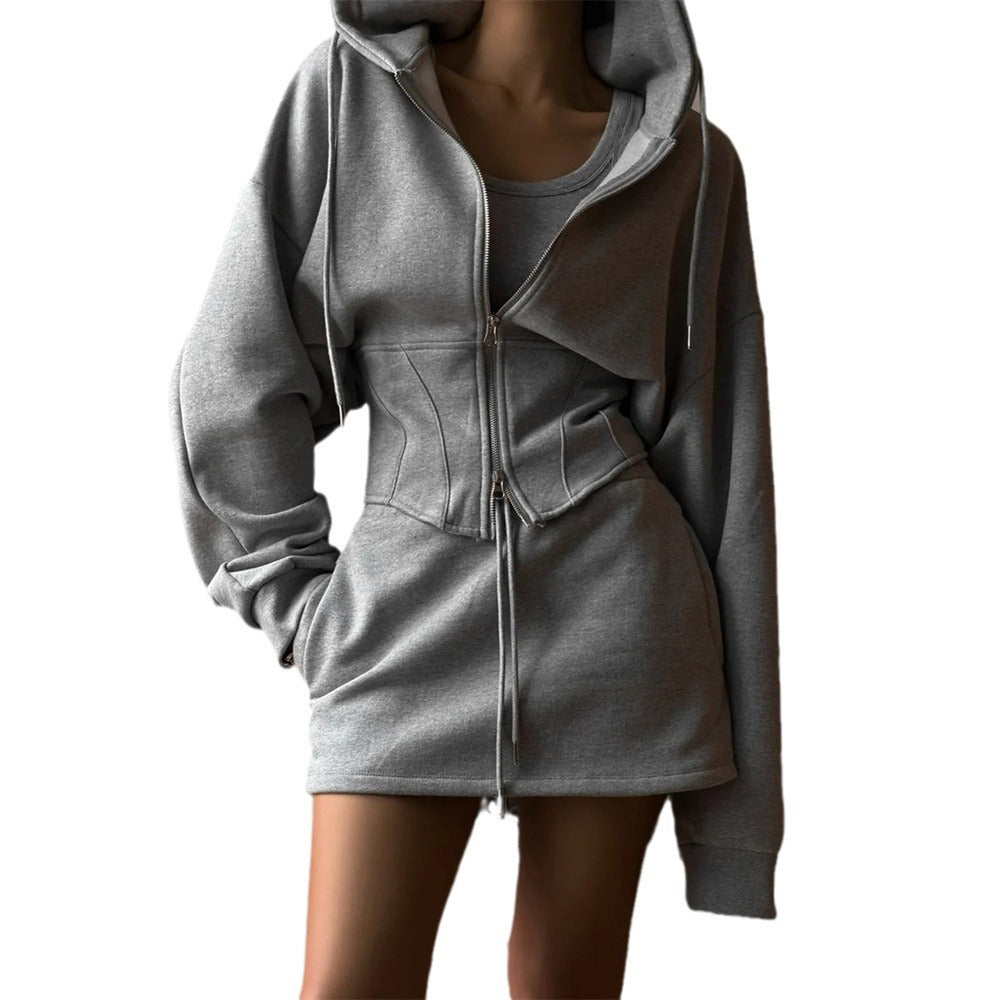Pull à capuche designer femme avec une coupe cintrée et un port confortable Chic und Stil