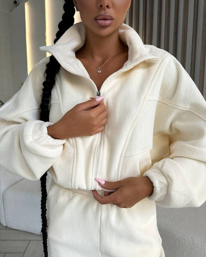 Combinaison confortable et à la mode pour femmes avec un décolleté en V profond Chic und Stil