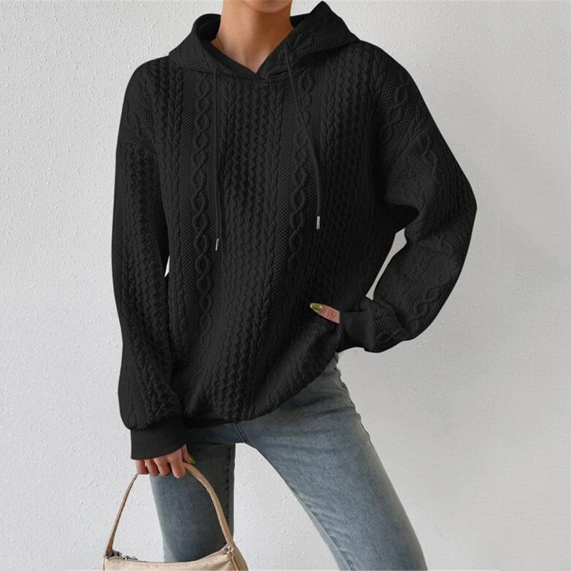 Pull en tricot de haute qualité pour femmes avec capuche et motif en torsade décoratif Chic und Stil