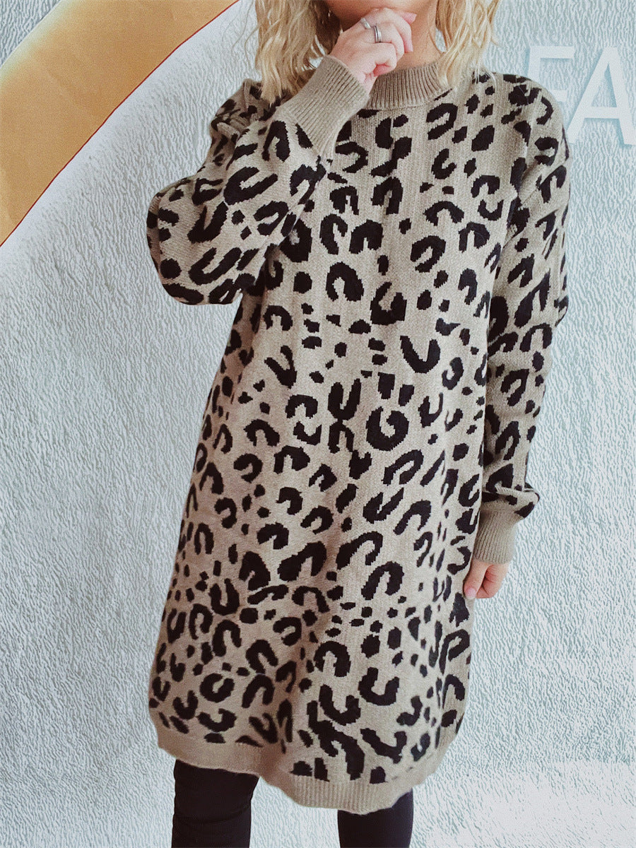 Robe en grosse maille pour dames avec un motif léopard moderne Chic und Stil