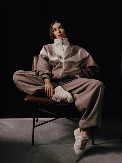 Ensemble de vestes et pantalons sportives pour femmes avec éléments contrastants et coupe confortable Chic und Stil