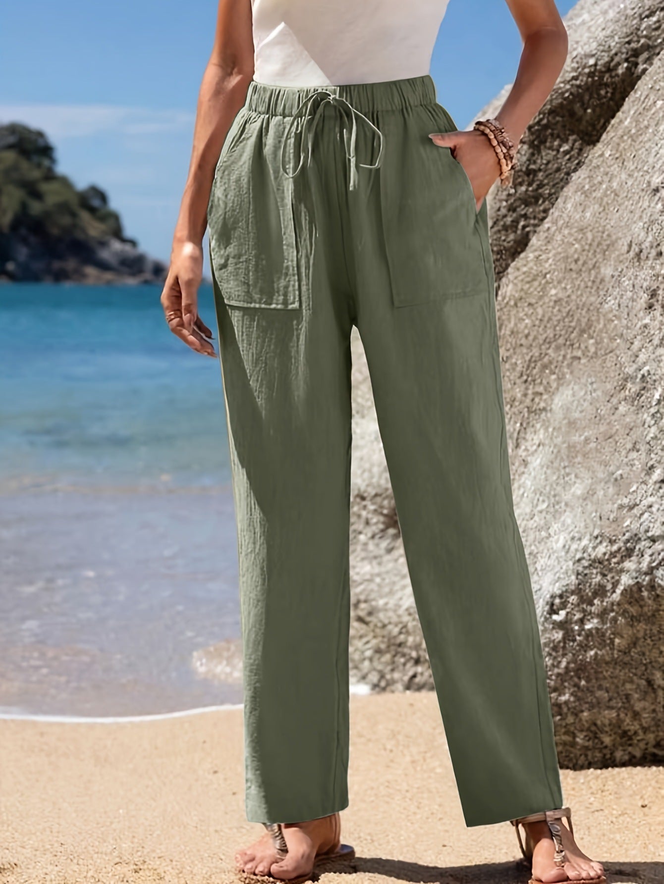 Women's beach pants, relaxed fit, with practical pockets and elastic waist Chic and Style