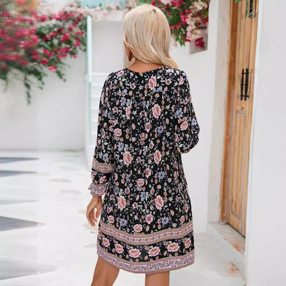 Dames Robe à fleurs ludique avec manches volantées et décolleté en V Chic und Stil