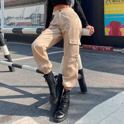 Pantalon cargo pour femmes avec taille élastique et poches latérales Chic und Stil