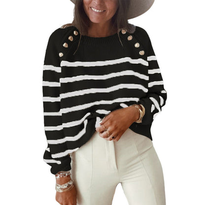 Pull en tricot pour femmes avec un élégant motif à rayures et des boutons dorés Chic und Stil