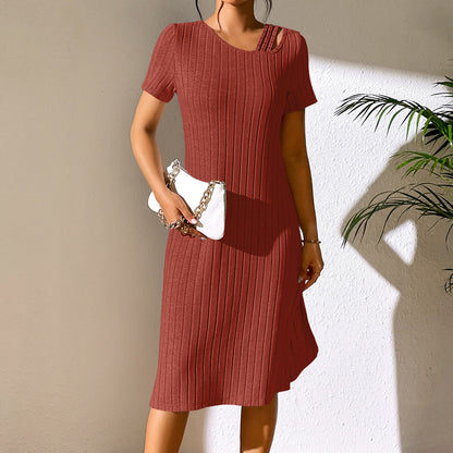 Robe en tricot pour femmes avec décolleté à la mode et matériau élastique Chic und Stil