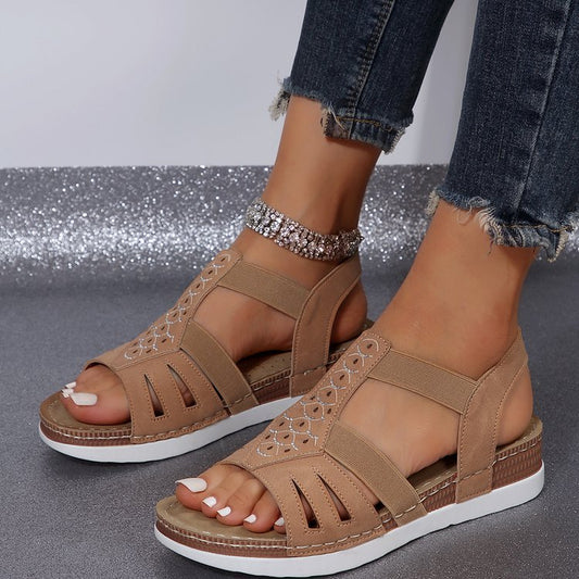 Sandales confortables pour femmes avec une coupe élégante et une structure de surface respirante Chic und Stil