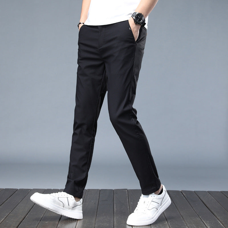 Elegant casual pants for men with a comfortable fit and practical pockets Chic and Style