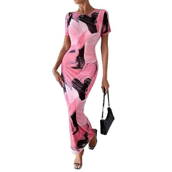 Robe maxi pour femmes avec imprimé floral et coupe cintrée Chic und Stil