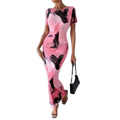Robe maxi pour femmes avec imprimé floral et coupe cintrée Chic und Stil