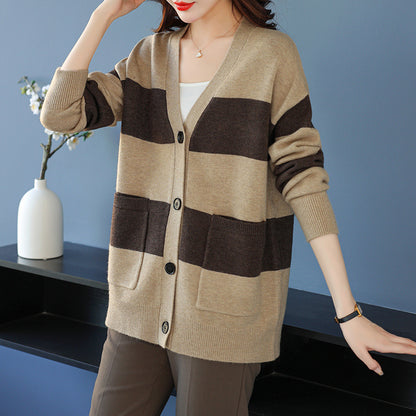 Dames cardigan décontracté à rayures larges et poches plaquées Chic und Stil