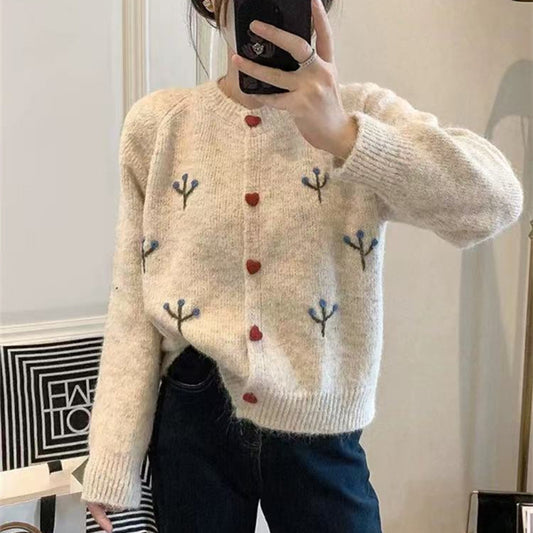 Dames pull-over en tricot douillet avec broderie de cœurs et de fleurs Chic und Stil