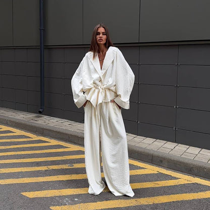 Combinaison de jumpsuit à la mode pour femmes avec coupe large et ceinture cintrée Chic und Stil