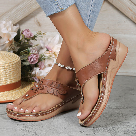 Sandales pour dames à orteil confortables avec des appliques à la mode Chic und Stil