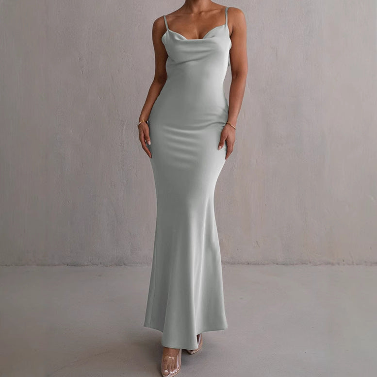 Dames Élégant et ajusté Robe maxi avec décolleté prononcé et applications florales Chic und Stil