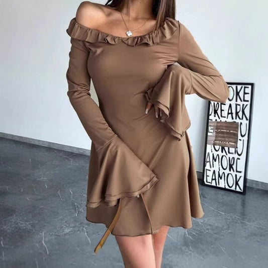 Robe mini off-shoulder pour femmes avec détails en volants et manches longues Chic und Stil