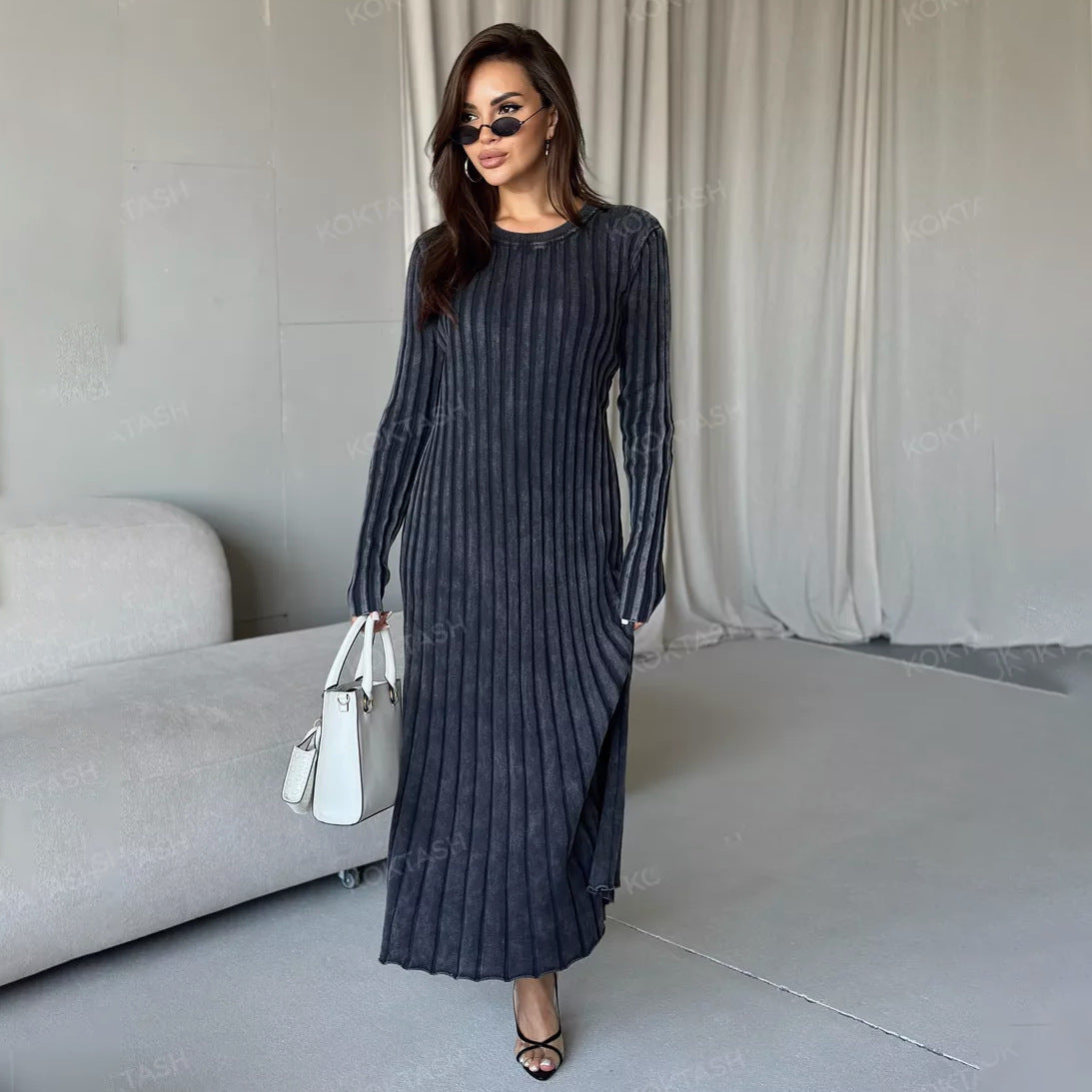 Robe maxi femme avec structure rayée et coupe élégante Chic und Stil