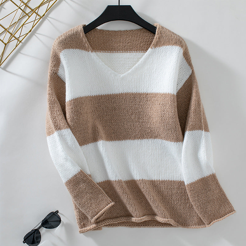 Pull en tricot décontracté à col en V pour femmes avec un large motif rayé Chic und Stil