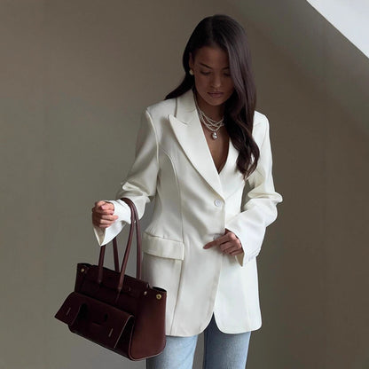 Dames Blazer élégant avec une coupe cintrée et des détails modernes Chic und Stil