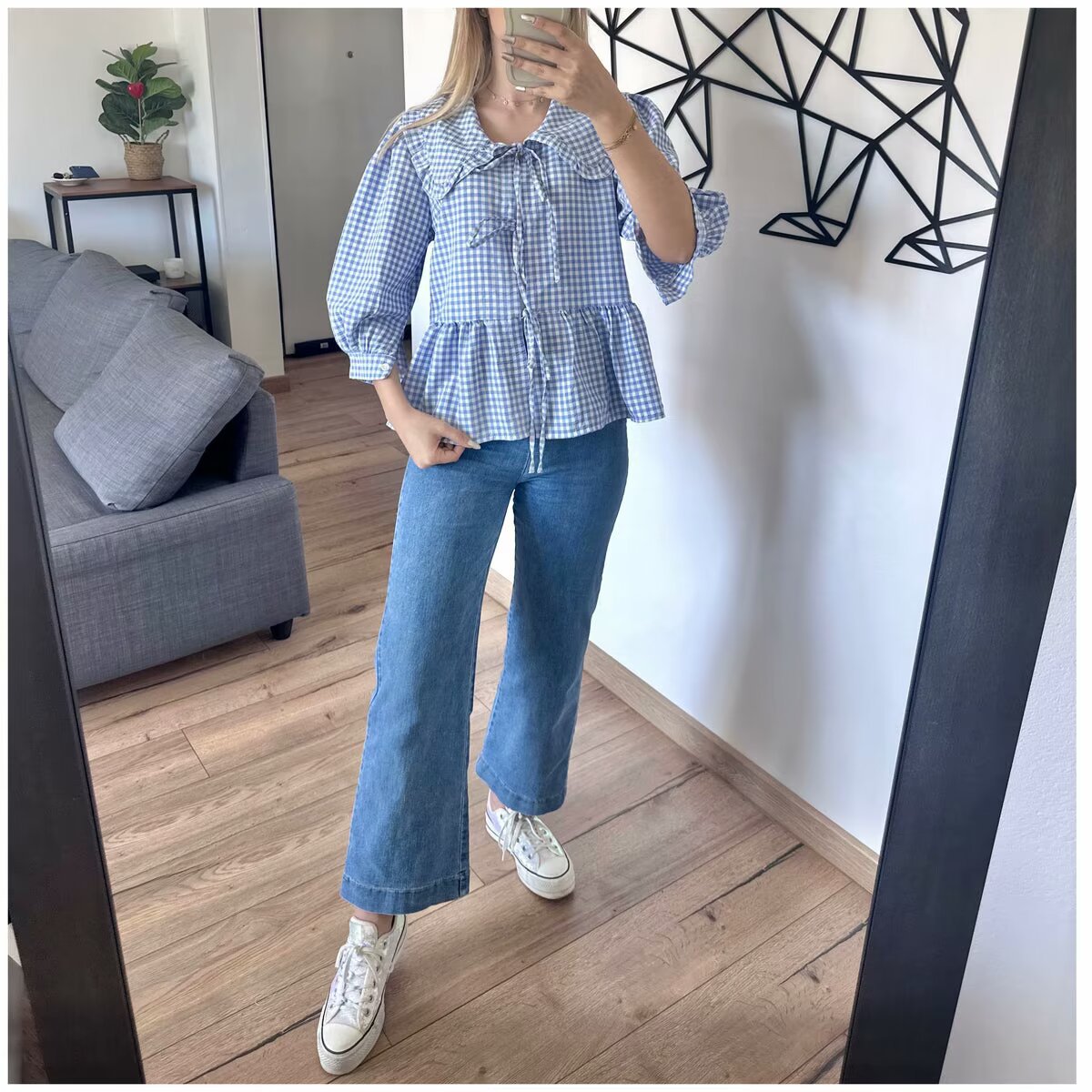 Chemise Vokuhila élégante pour femmes avec un col charmant et des volants ludiques Chic und Stil