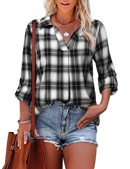 Chemise à carreaux décontractée pour femmes avec manches mi-longues et décolleté en V Chic und Stil