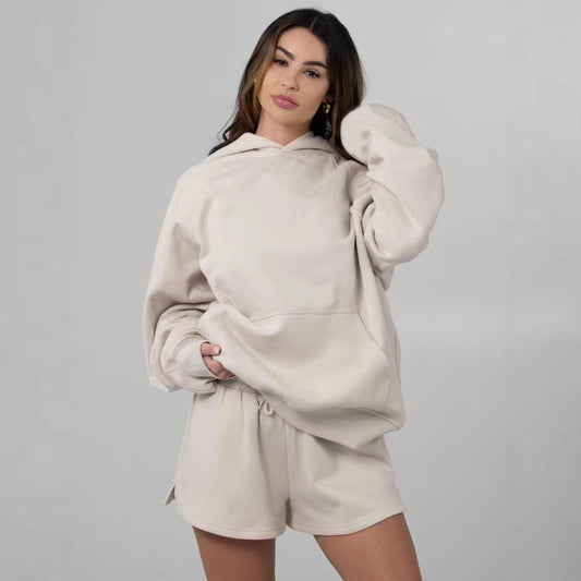 Dames ensemble confortable à capuche et short Chic und Stil