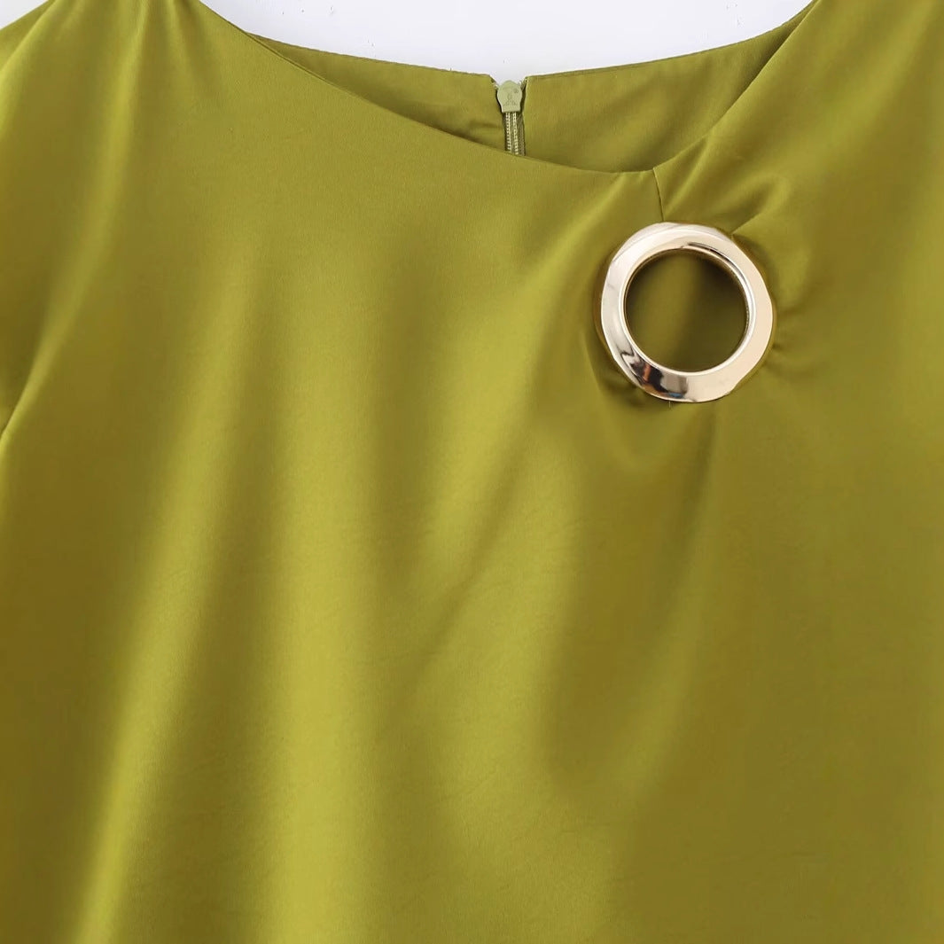 Robe en jersey élégante pour femmes avec volants détaillés et élément de bijou raffiné Chic und Stil