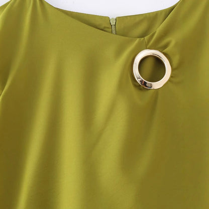 Robe en jersey élégante pour femmes avec volants détaillés et élément de bijou raffiné Chic und Stil