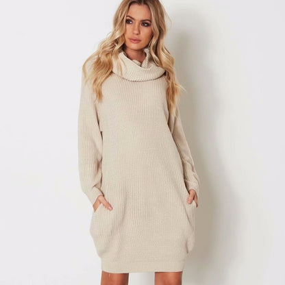 Robe en tricot pour femmes avec grand col Chic und Stil