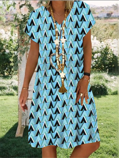 Robe de loisirs pour femmes avec design graphique triangulaire et coupe décontractée Chic und Stil