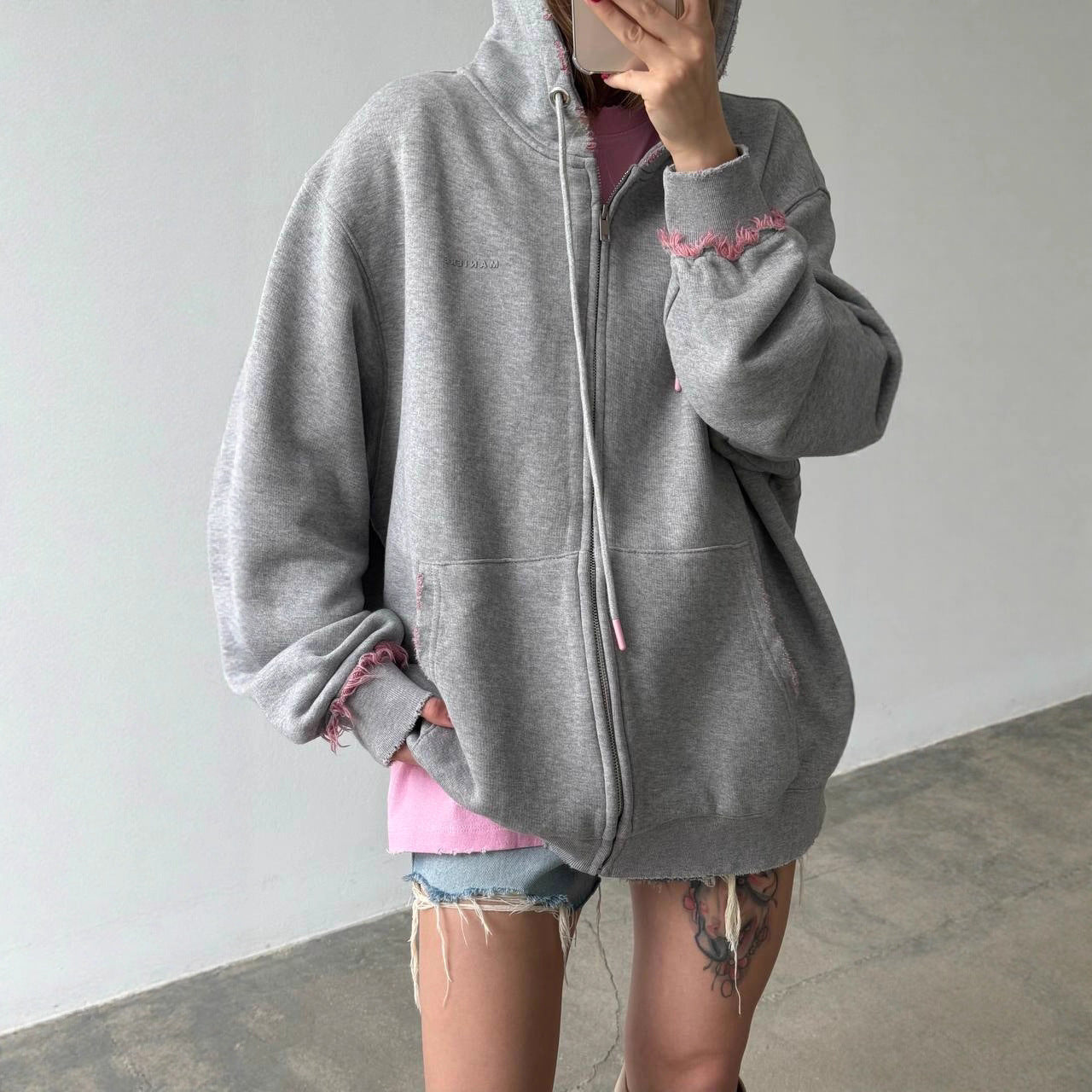 Dame veste à capuche avec des détails Destroyed modernes Chic und Stil