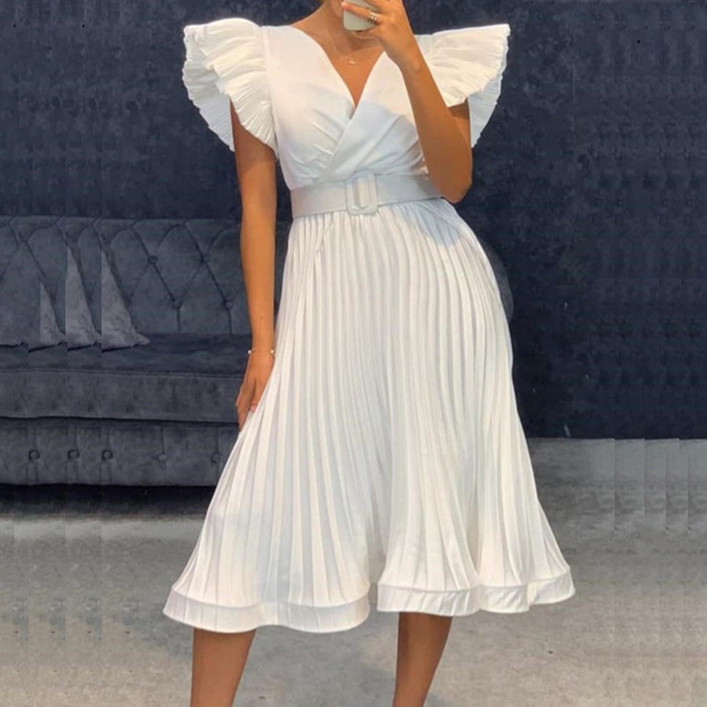 Robe portefeuille pour femmes avec des plis plissés élégants et une ceinture cintrée Chic und Stil