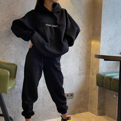 Casual fleece jogging set for women with oversized hoodie and comfortable pants Chic and Style