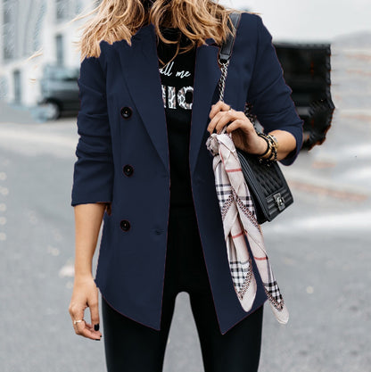 Blazer double boutonnage tendance pour femmes avec silhouette élancée et poches pratiques Chic und Stil