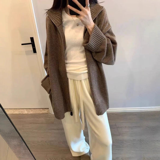 Double-breasted knit jacket for women with high collar and practical pockets Chic and Style