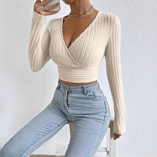 Pull-over court pour femmes avec décolleté en V et design côtelé raffiné Chic und Stil