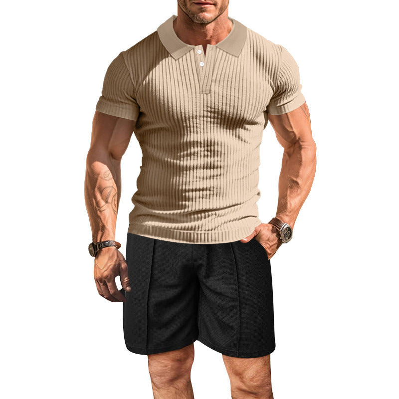 Chemise polo courte à manches pour hommes avec un design texturé et un short confortable Chic und Stil